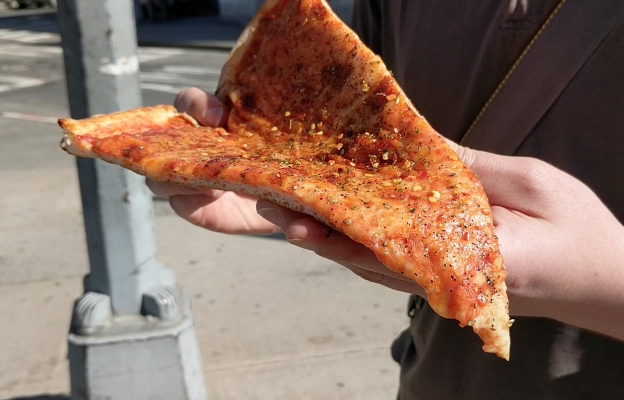 Water in Pizza Dough – Hydration and Texture Explained